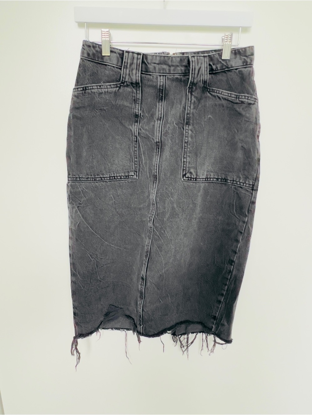 We the Free free People black distressed women’s midi skirt